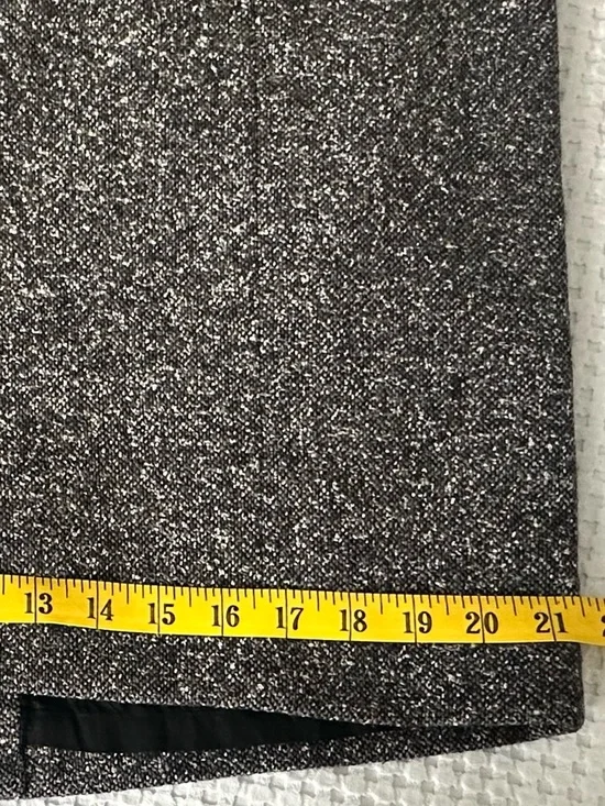 Banana Republic Mad Men
Size 8 Wool skirtClassic Black Tweed Women's - Picture 10 of 12